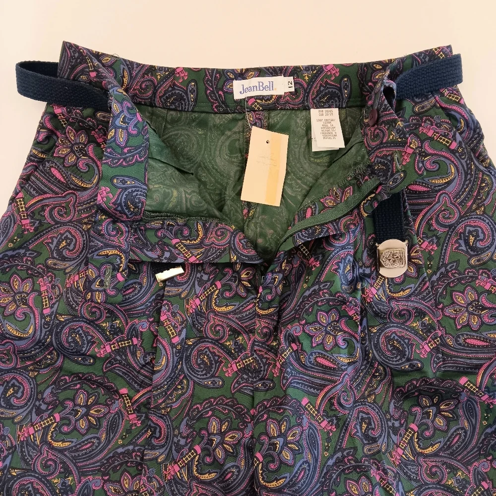 Vintage high waist pleated cotton golf Bermuda shorts. Sz 12. Jean Bell